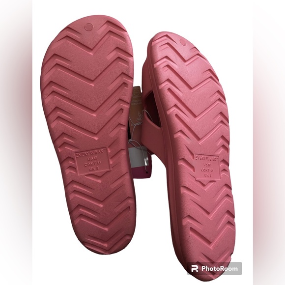 TOTES Sandals - Picture 2 of 3